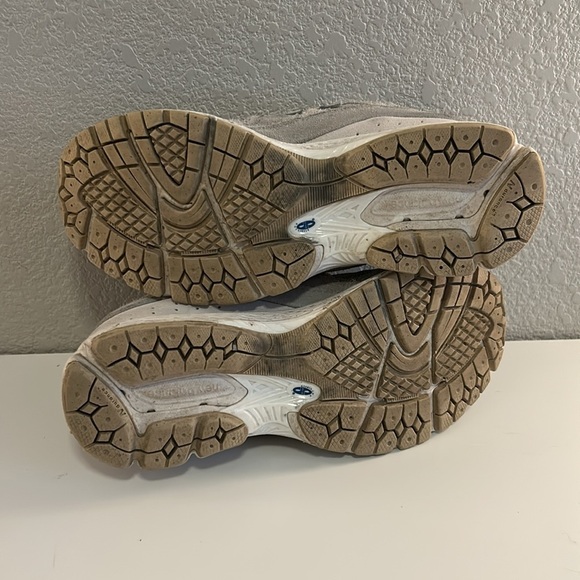 New Balance Men's 2002R Concrete Grey Athletic Workout Running Shoes Size 7 - Picture 9 of 9